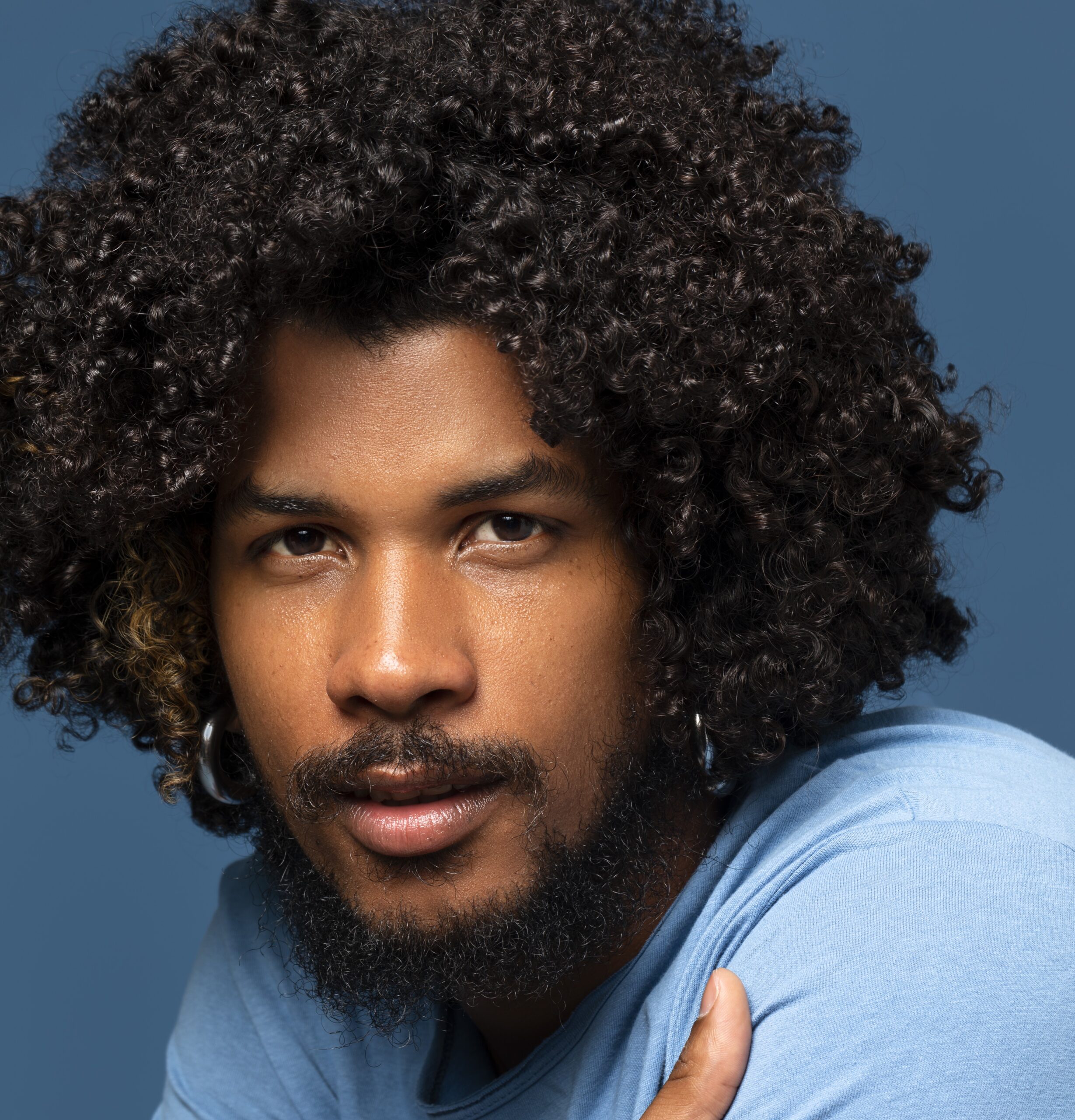 Cheveux d’Homme : La Routine Idéale avec les Produits Naturels de ManRoro